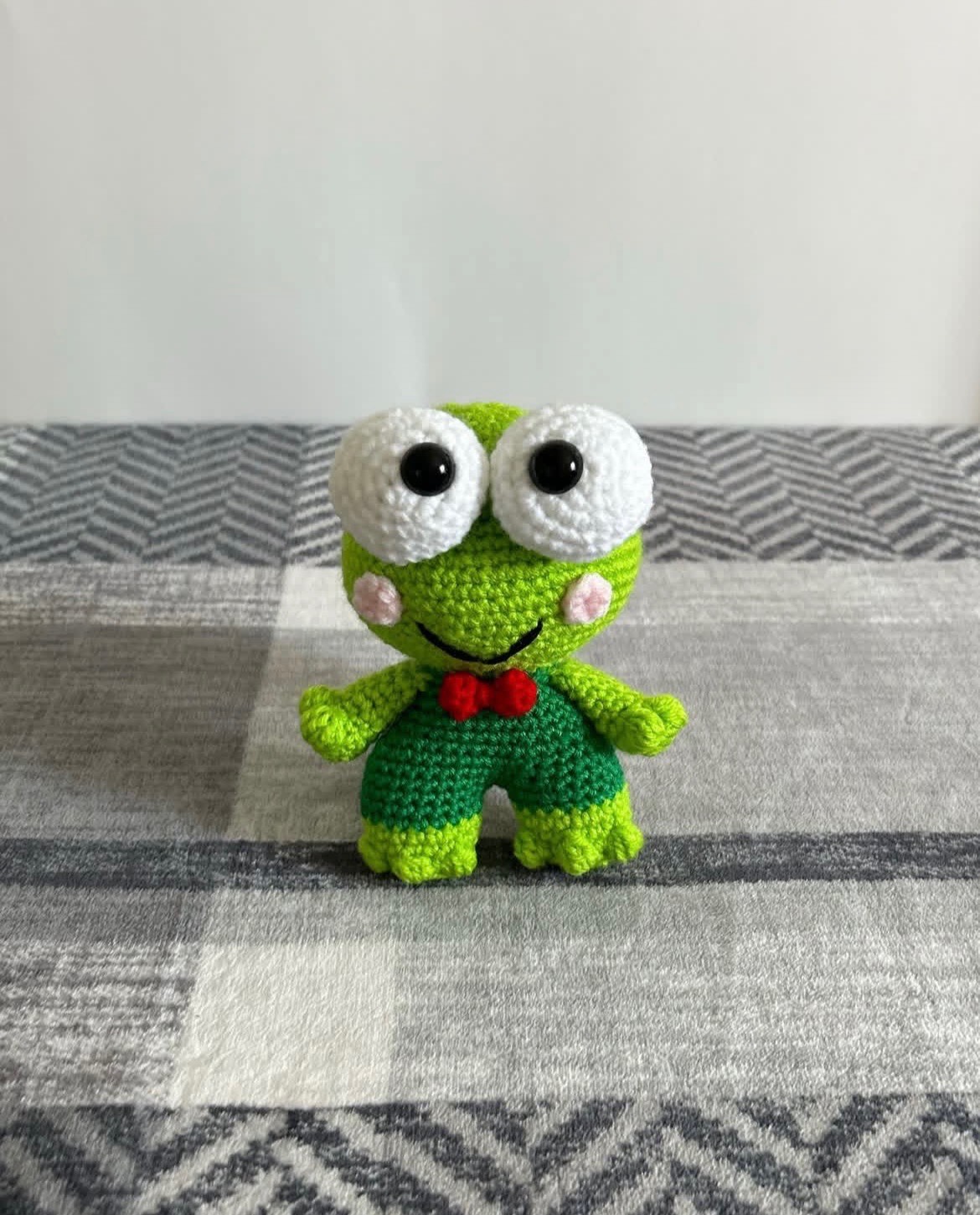 small frog plush